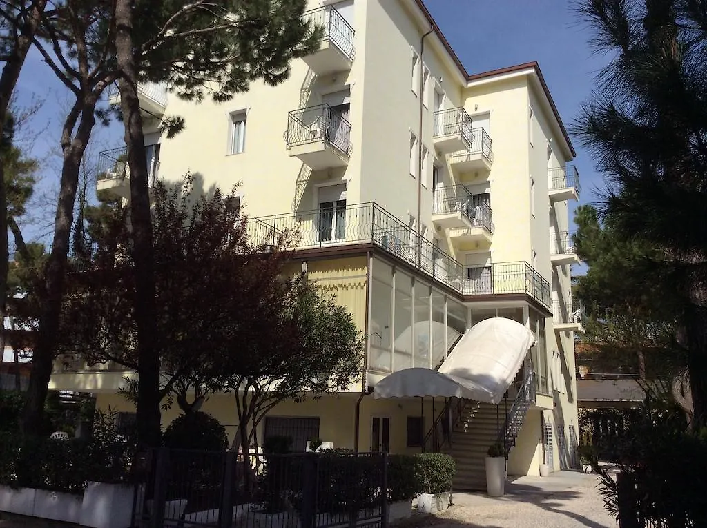 Hotel Augustus Milano Marittima 3*,  Itália