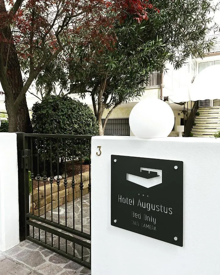 Hotel Augustus Milano Marittima 3*,  Italia
