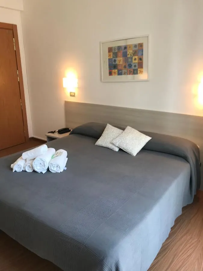 Hotel Augustus Milano Marittima 3*,  Italia
